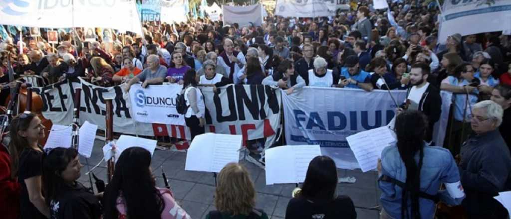 Los colegios de la UNCuyo no darán clases por la marcha universitaria