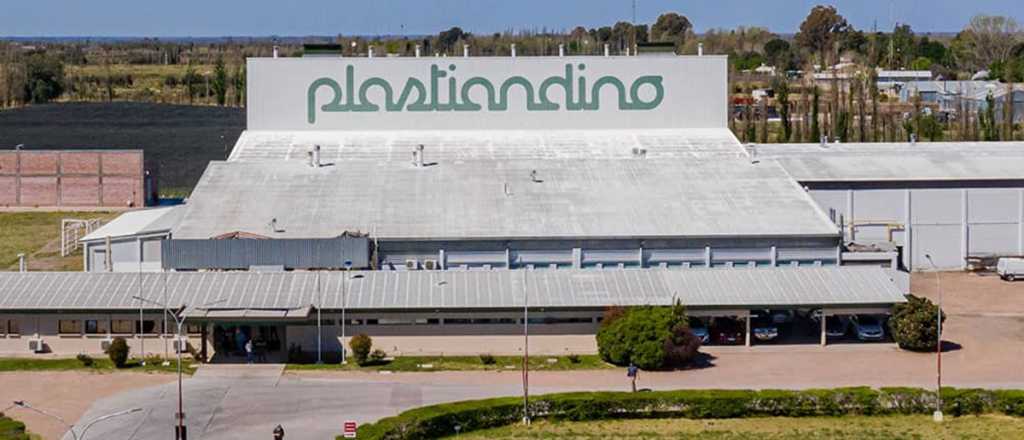 Plastiandino volvió a producir, tras el incendio que destruyó la fábrica