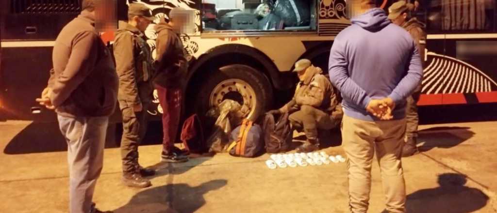 Detuvieron en La Paz a un hombre que llevaba cocaína en envases de talco