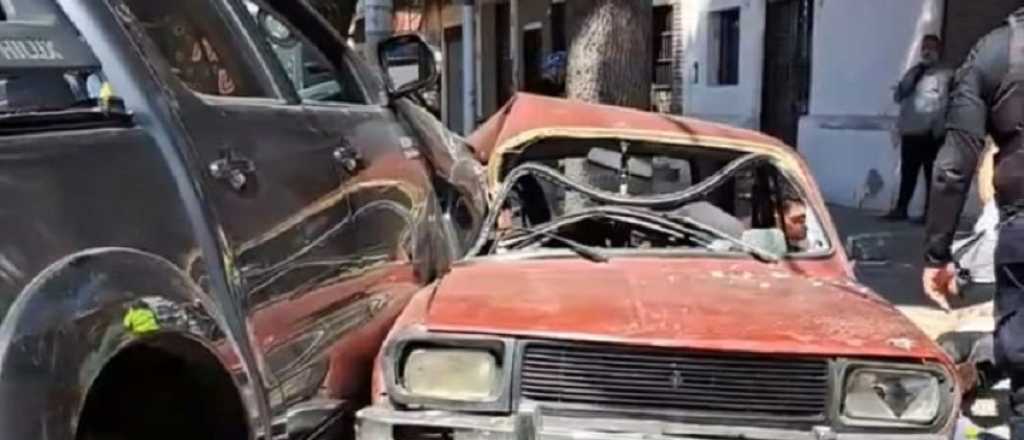 Fuerte choque con dos heridos en San Martín y Estrada de Ciudad