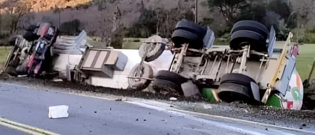 Dos camioneros argentinos murieron en una ruta de Chile