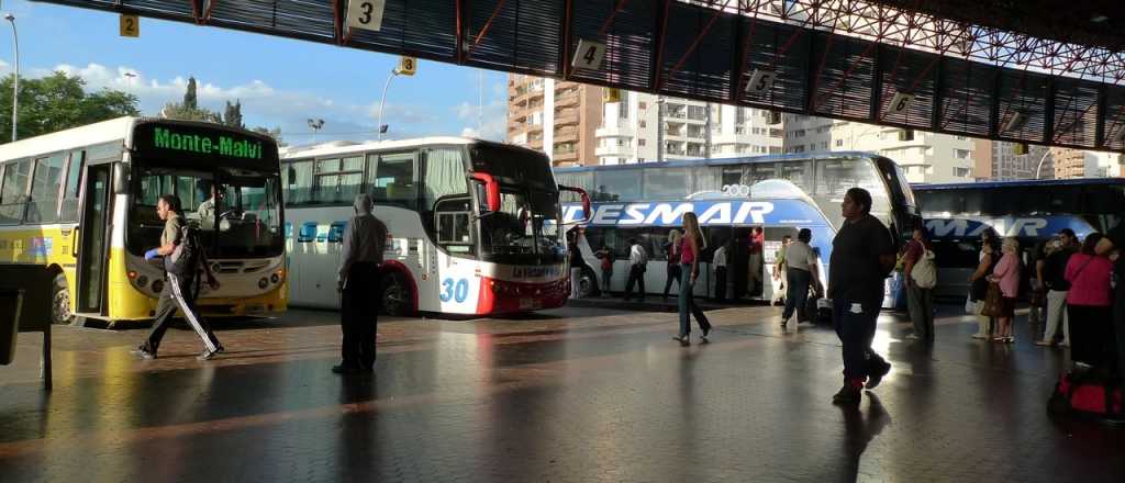 El Gobierno desregula el transporte automotor de media y larga distancia