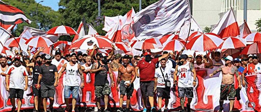 Estalló la interna de la barra de River: echaron a un peso pesado y hay miedo