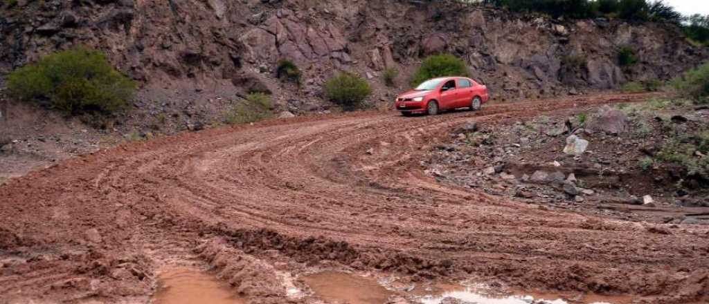 Un alud aisló a varios turistas en el Cañón del Atuel y fueron rescatados