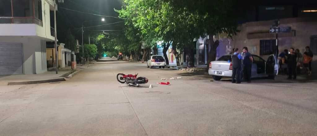 Un policía está grave tras chocar con su moto en San Martín