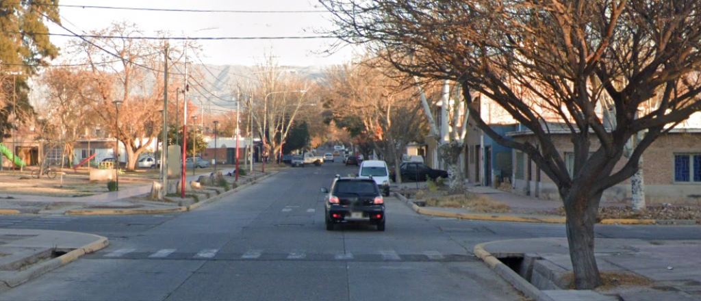 Lo interceptaron y le robaron la moto a un joven