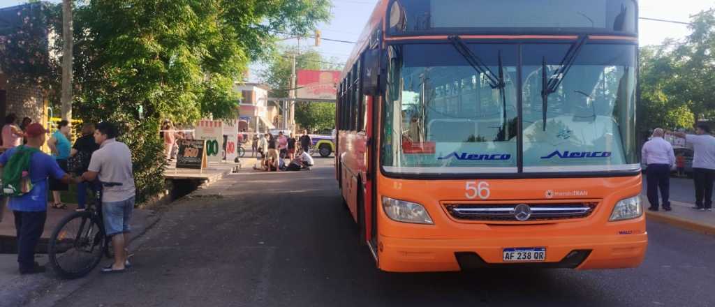 Una mujer murió al caer de un colectivo en movimiento en Guaymallén