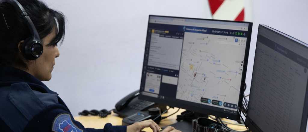 Una policía de Mendoza fue sancionada por usar el 911 para rastrear a su ex