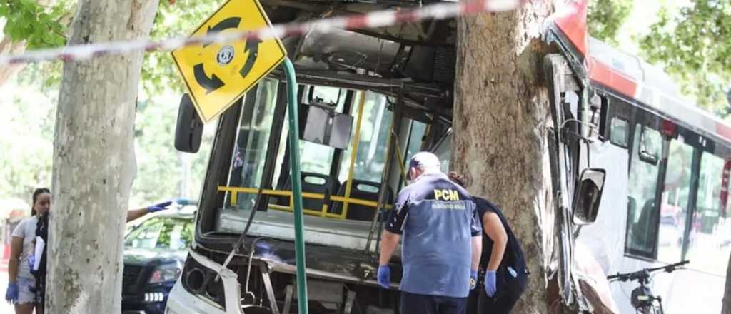 Murió un pasajero del micro que chocó en el Parque y ya son dos los fallecidos