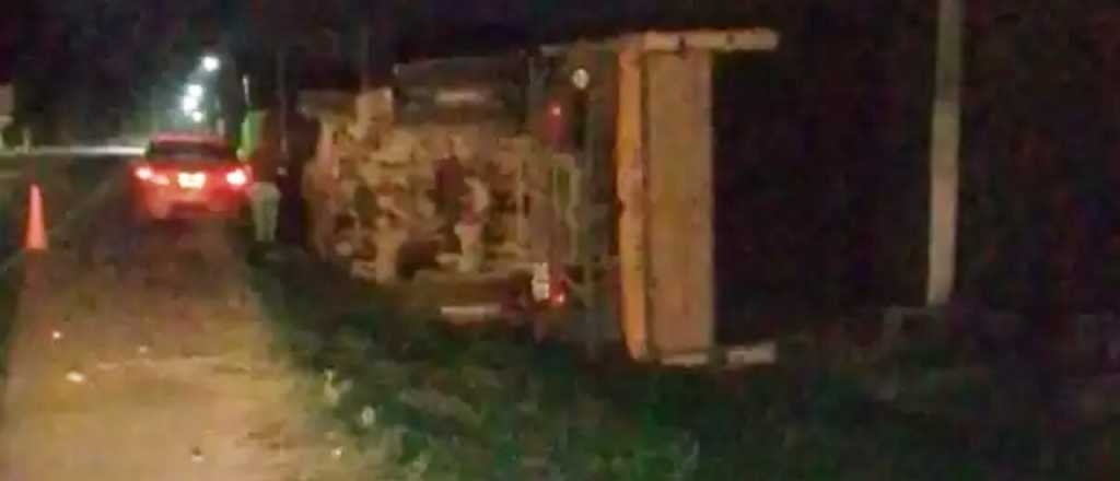 Un camionero volcó en Tunuyán y murió horas después