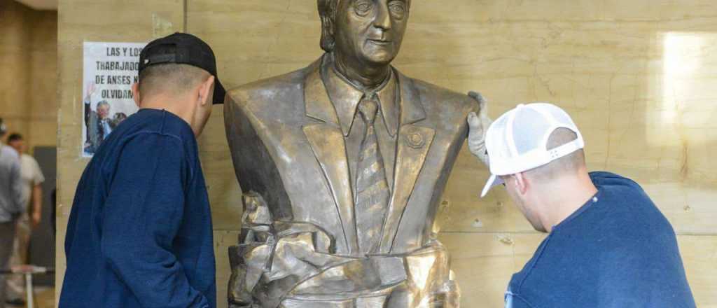 Retiraron el busto de Néstor Kirchner de la sede central de ANSES