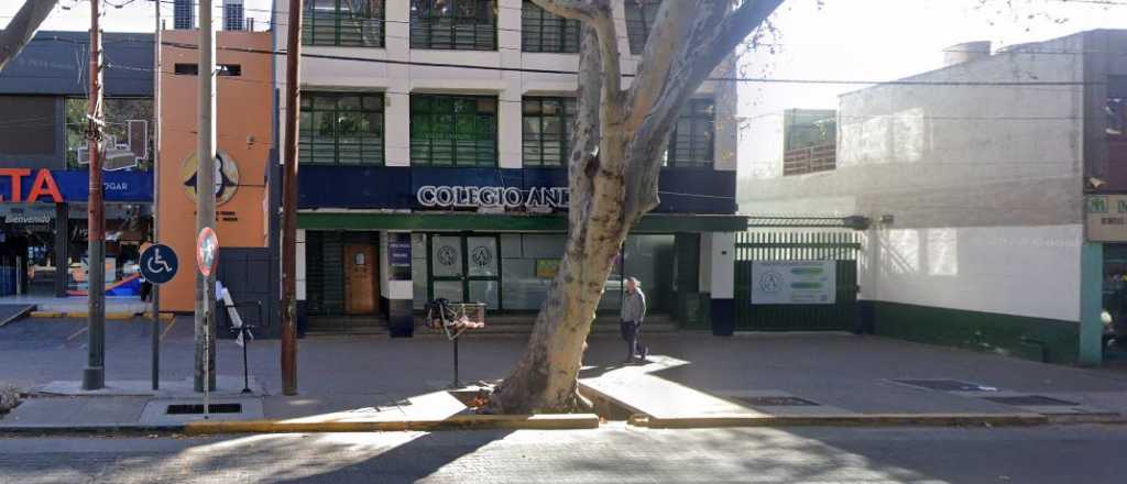 Una amenaza de bomba obligó a evacuar el Colegio Andino en La Alameda