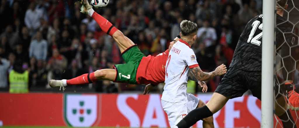 Video: golazo de chilena de Cristiano Ronaldo en la goleada de Portugal