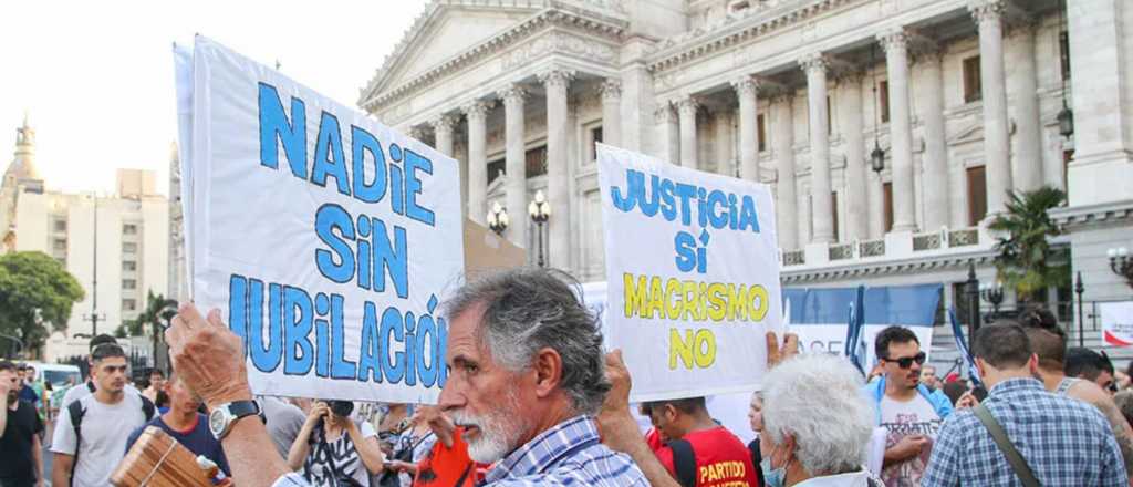 Podrían premiar a los jubilados que aportaron y no recurrieron a moratorias