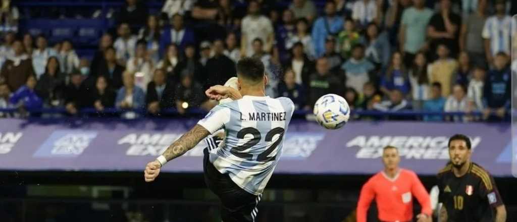 Argentina le ganó a Perú con un golazo de Lautaro y terminó el año puntera