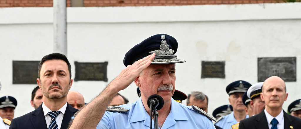 Petri echó al jefe de la Fuerza Aérea por faltas "gravísimas e inadmisibles"