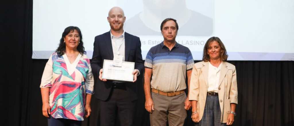 Allasino recibió el Premio Jóvenes Mendocinos Destacados del CEM