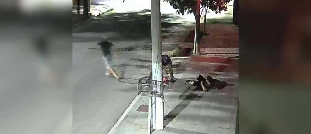 Video: salvaje robo a un joven en Guaymallén