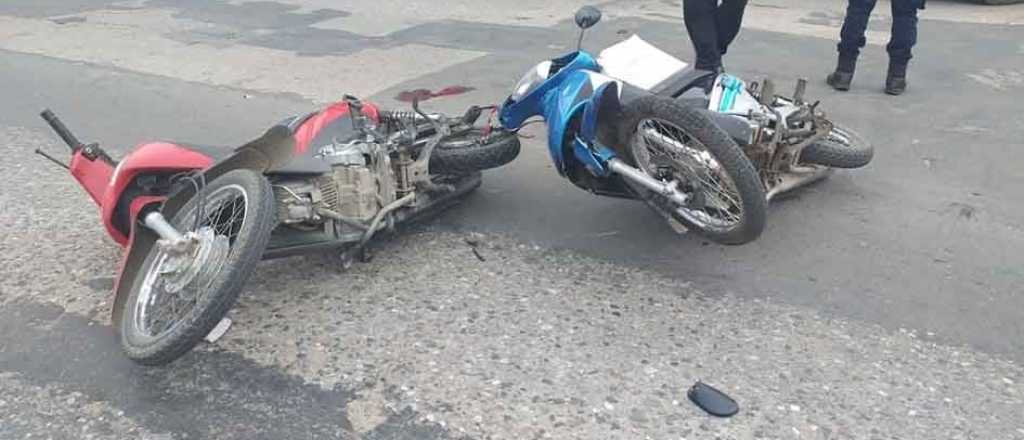 Grave choque frontal entre motos en Guaymallén