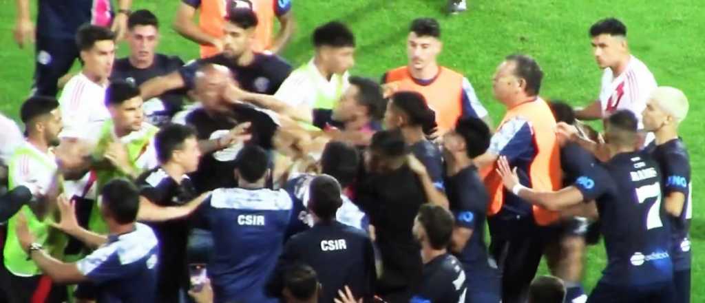 Sancionaron al preparador físico de la Lepra por la batalla campal con River