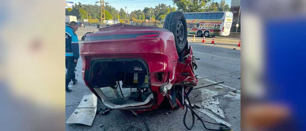 Video: murió tras estrellarse a toda velocidad contra el peaje