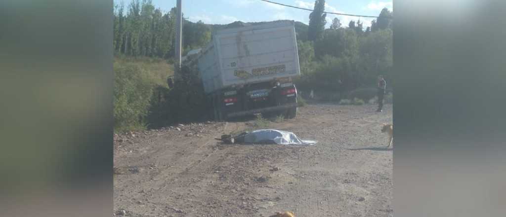 Un camionero murió atropellado por su propio vehículo en Maipú