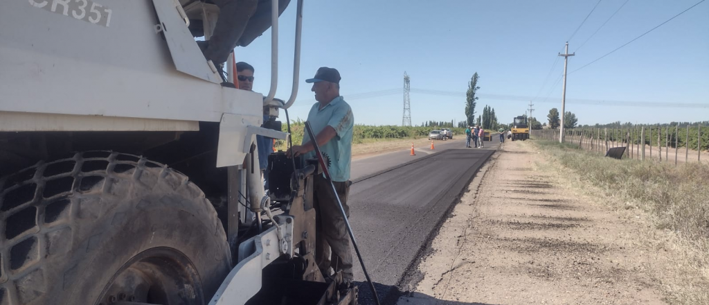 Asfaltan rutas importantes para la zona productiva del Este