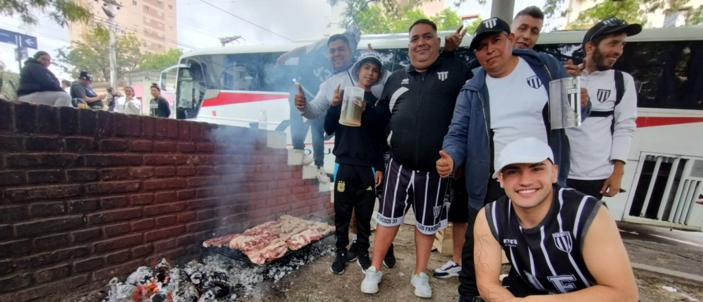 El Post en la final: los hinchas del Lobo coparon Córdoba