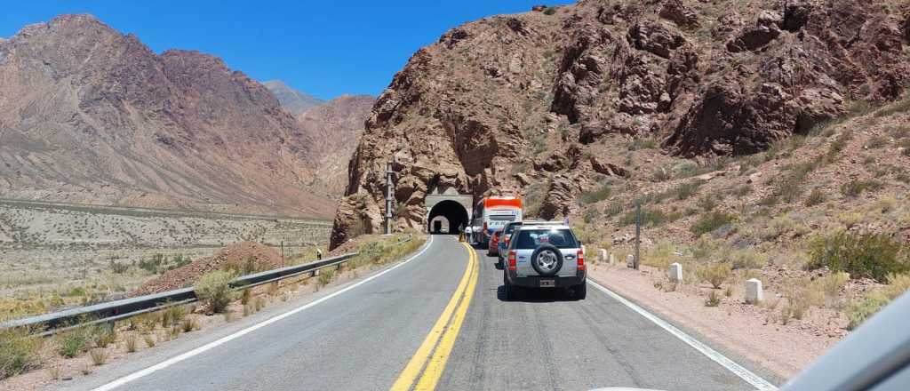 Video: continúa el bypass en ruta 7 y no podrían quitar el camión este domingo