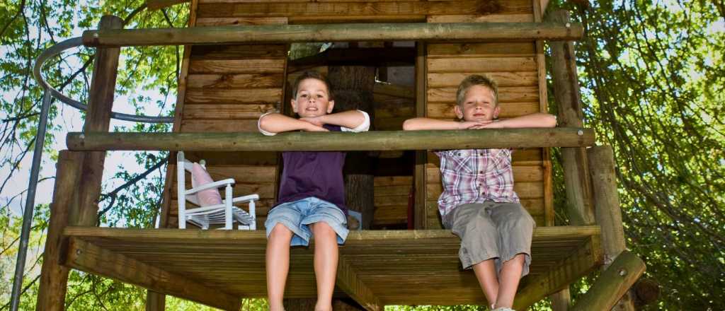 Casa del árbol para niños: claves para construir un refugio en las alturas