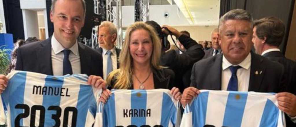 Acercamiento Gobierno-AFA: Karina Milei, Adorni y Tapia juntos en Conmebol