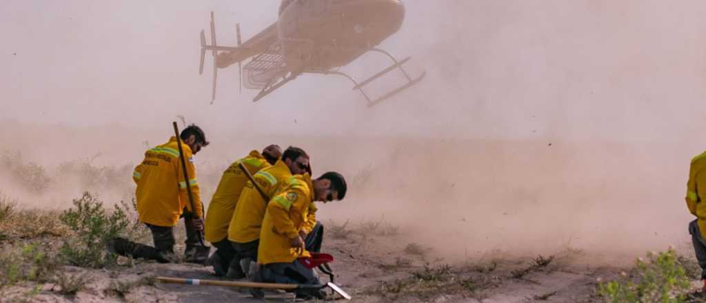 Manejo del Fuego: Mendoza incorporó un helicóptero y un camión 