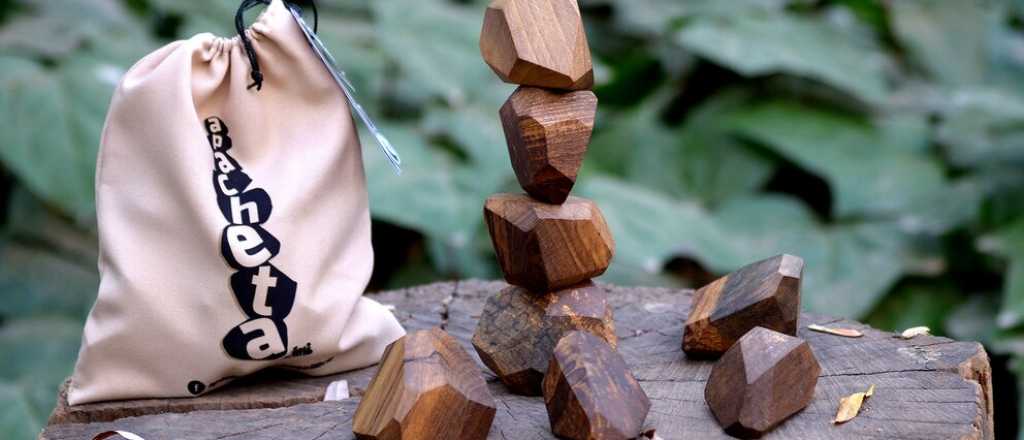 Un mendocino creó "Apacheta", un juego de escultura y equilibrio