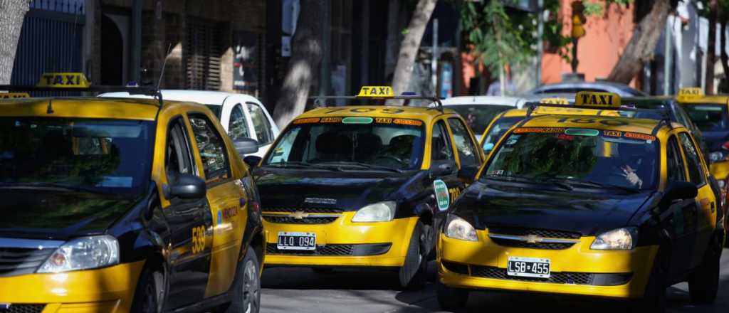 Llaman a concurso para nuevos permisos de taxis en Mendoza