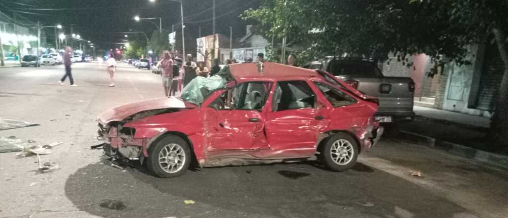 En un choque entre un micro y un auto murió un hombre en Rodeo de la Cruz