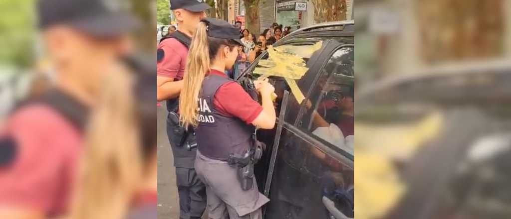 Video: rescataron a otro perrito que una mujer dejó encerrado en su auto