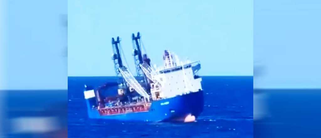 Video: se hundió un barco carguero ruso y hay dos desaparecidos