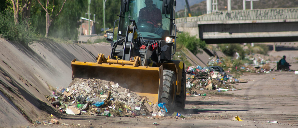 Sacaron 530 toneladas de basura del canal Papagayos