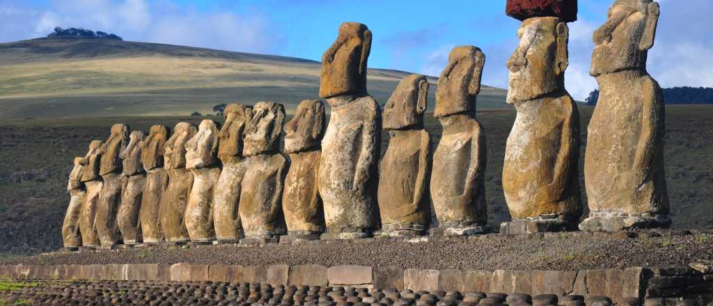 Isla de Pascua: mirá lo que encontraron debajo de las cabezas de piedra