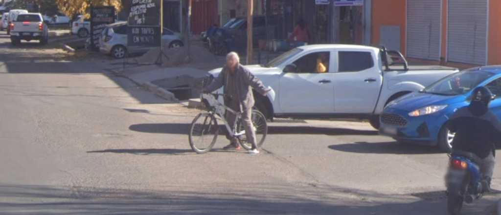 Entró a una panadería a robar y amenazó a los policías con un cuchillo