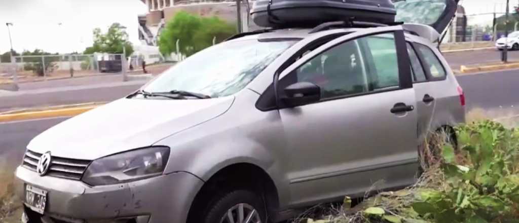 Un auto fue encerrado y siguió de largo en la rotonda del Parque Aborigen