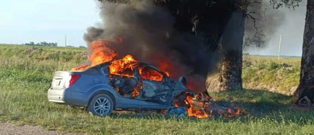 Un hombre degolló a su pareja y luego se mató chocando contra un árbol