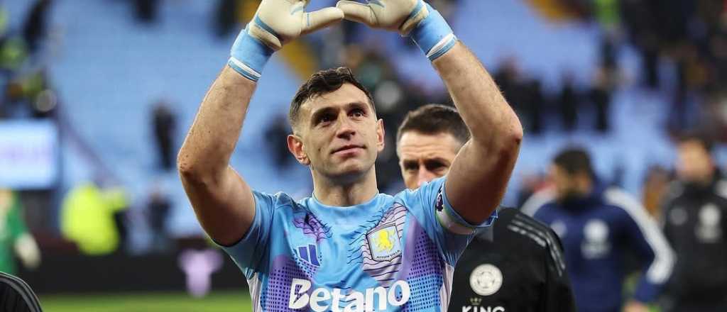 El Dibu juega en Francia un duelo caliente ante el PSG