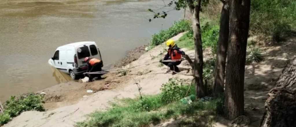 Desbarrancó un auto y aplastó a un nene de 3 años que estaba acampando