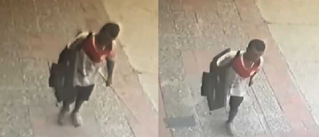 Video: un ladrón robó el TV de una casa de Las Heras con mucha tranquilidad