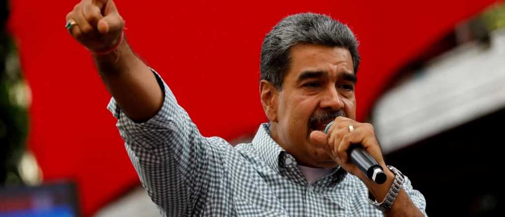 Maduro dijo que es "soldado de Perón" y cantó por Maradona