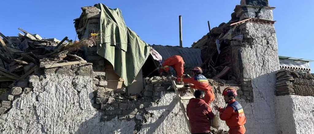 Videos: un terremoto en China de 6,8° dejó al menos 95 muertos