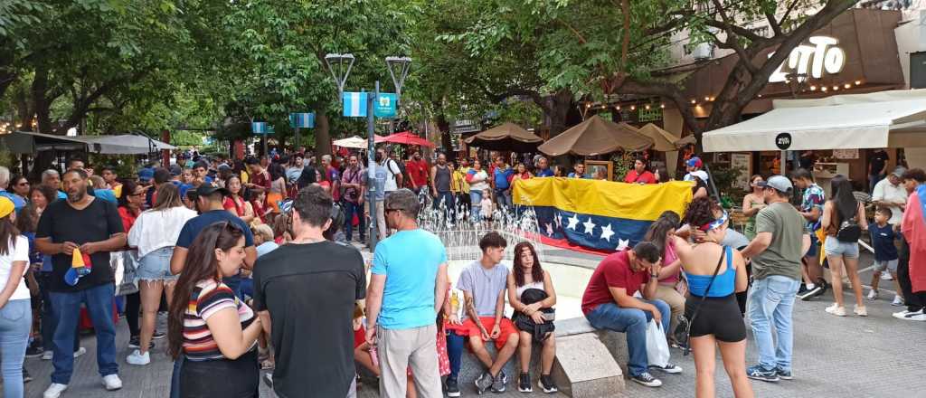 Cientos de venezolanos repudiaron a Maduro en Mendoza