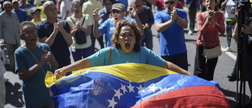 Venezuela convulsionada: "Hay una tensa calma esperando qué va a ocurrir"