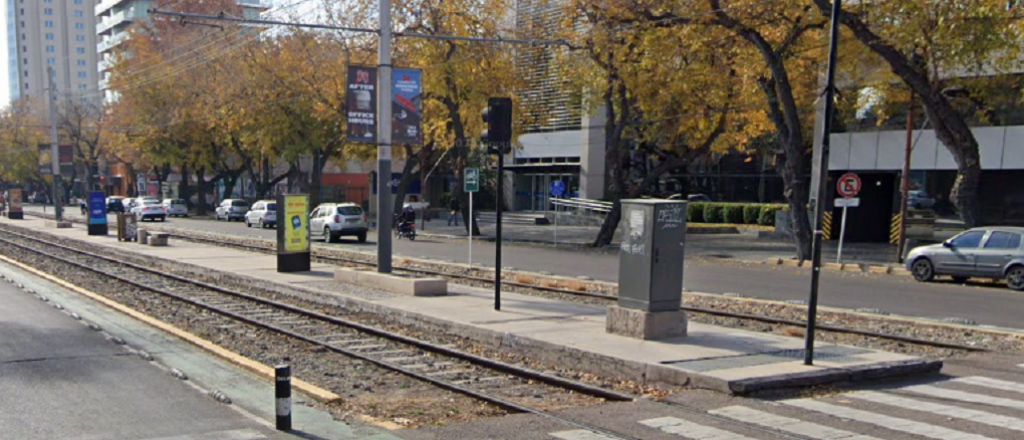 Robaban autos estacionados en el Centro y los detuvieron